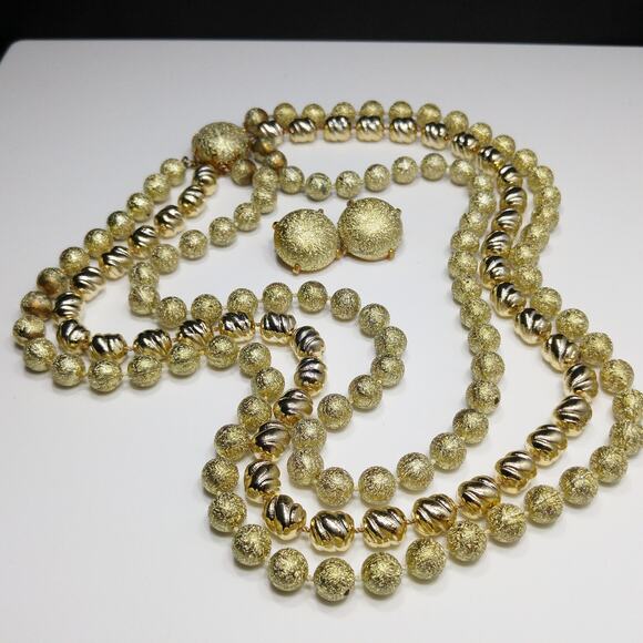 Vintage Glitter Beaded Necklace & Earrings, Art Beads, Hand-knotted, 50s Jewelry - Picture 4 of 10